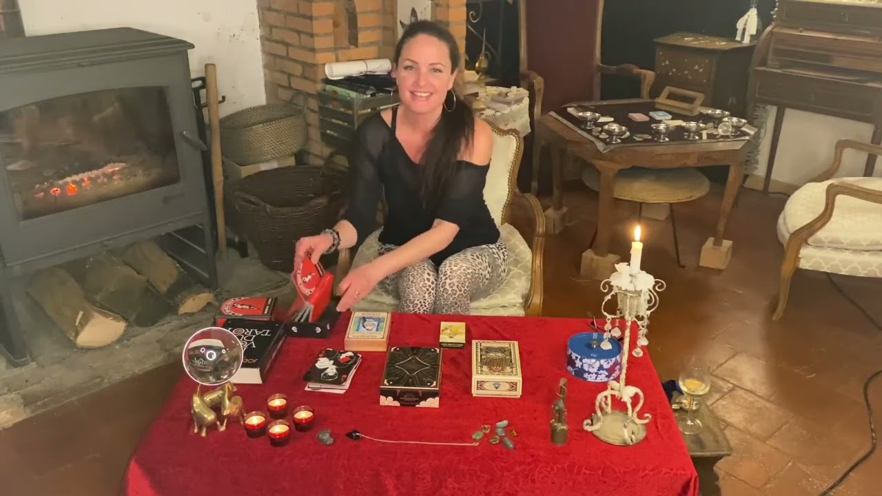 Les Tarots d'Ennaë - Présentation des nouveautés, bientôt Les Tarots Punk & les Apéros Tarot