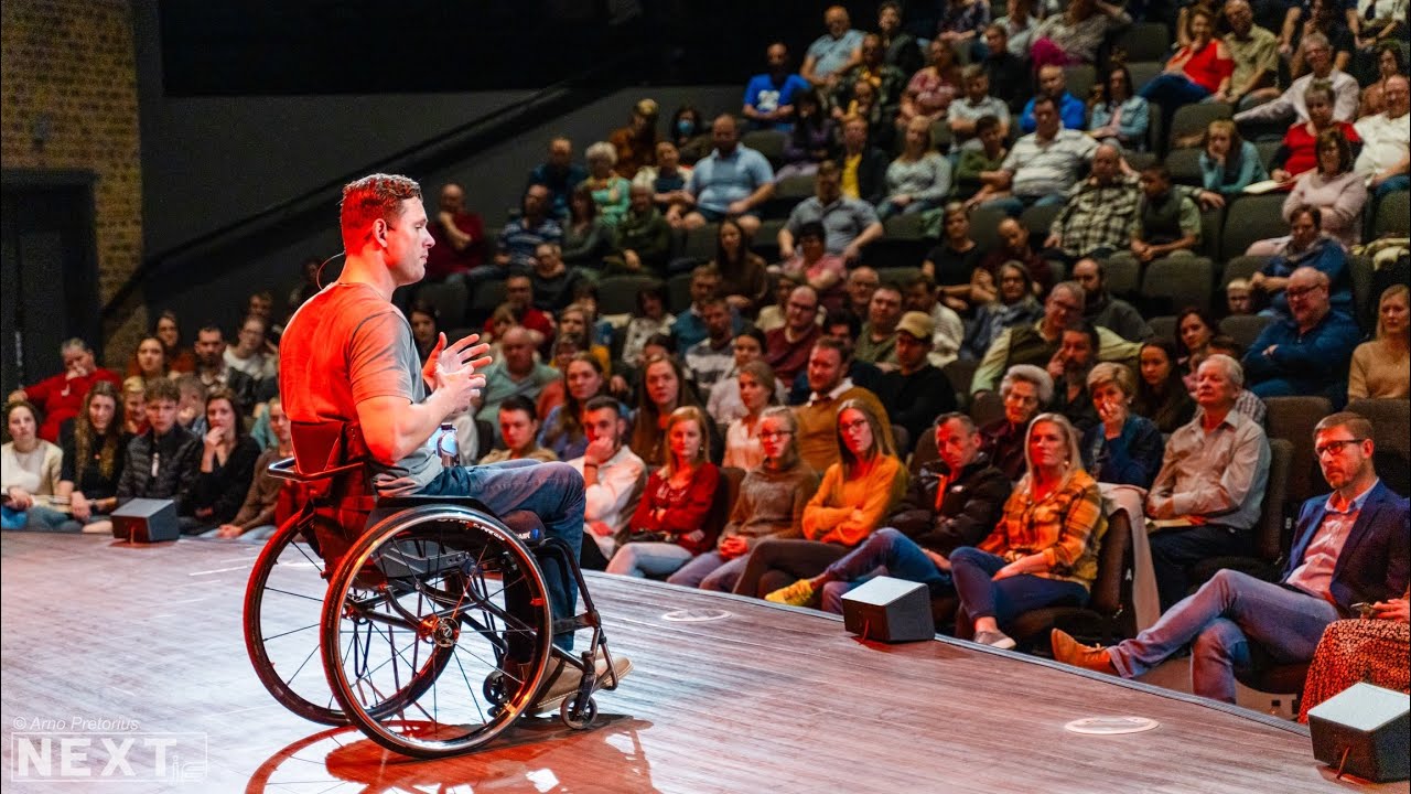 I saw a vision SOMEONE ELSE HAD 12 years ago in the audience // Prophetic Ministry