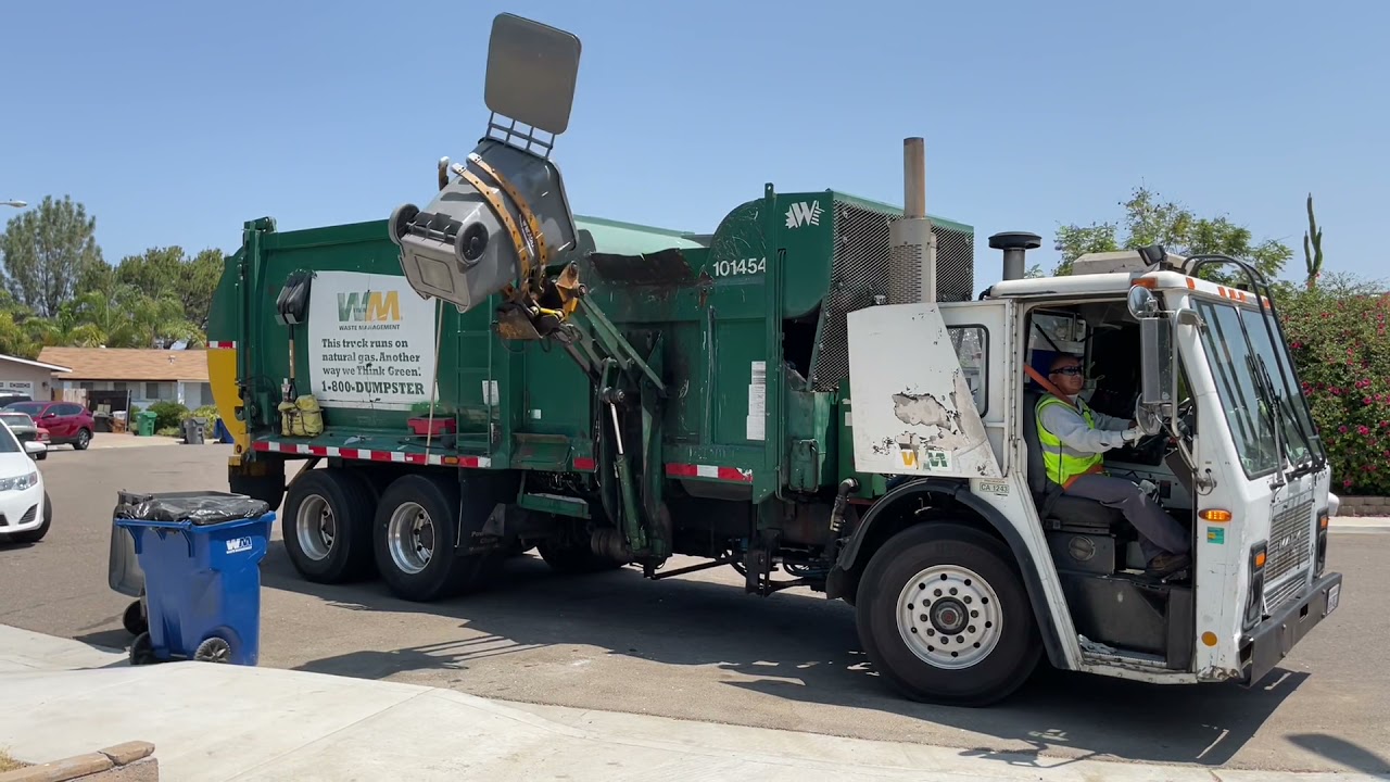 Waste Management Mack LE Wittke Crocodile