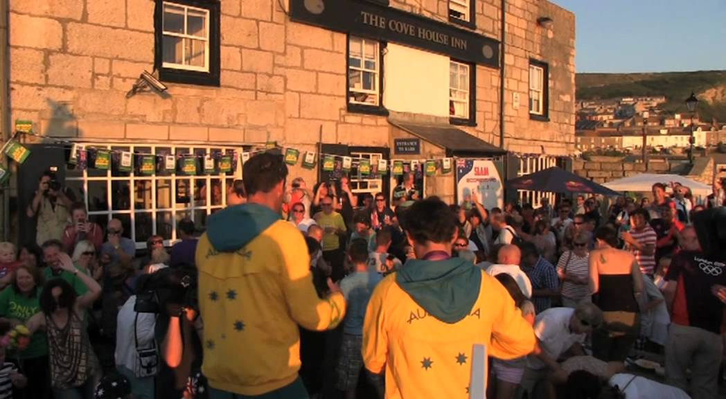 ⁣Mathew Belcher & Malcolm Page arrive at the Cove House Inn
