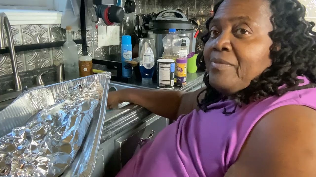 Ребрышки в духовке с жареным картофелем