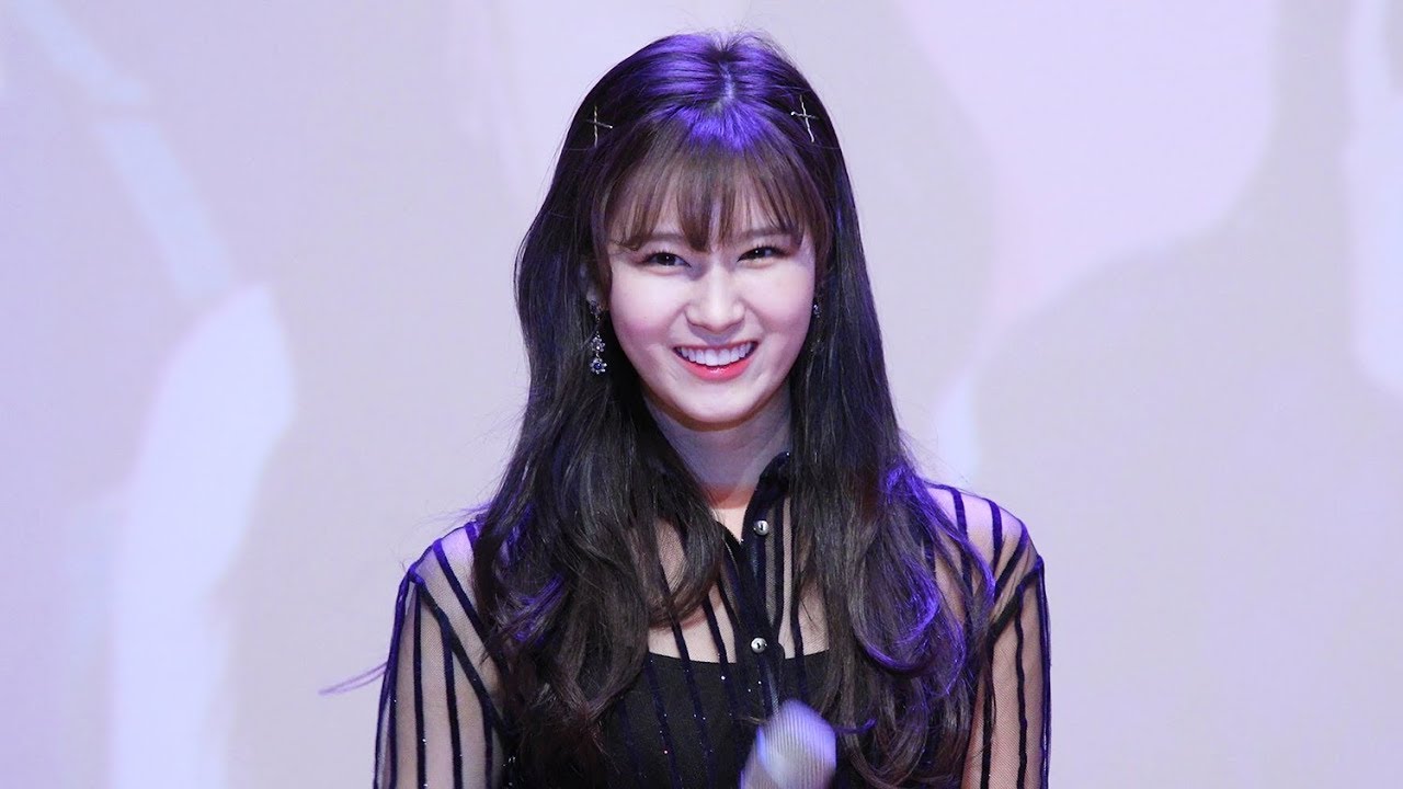 180310 트와이스(TWICE) 흔쾌히 셀카 찍어주는 사나 (SANA) [서든어택 팬미팅] 4K 직캠 by 비몽