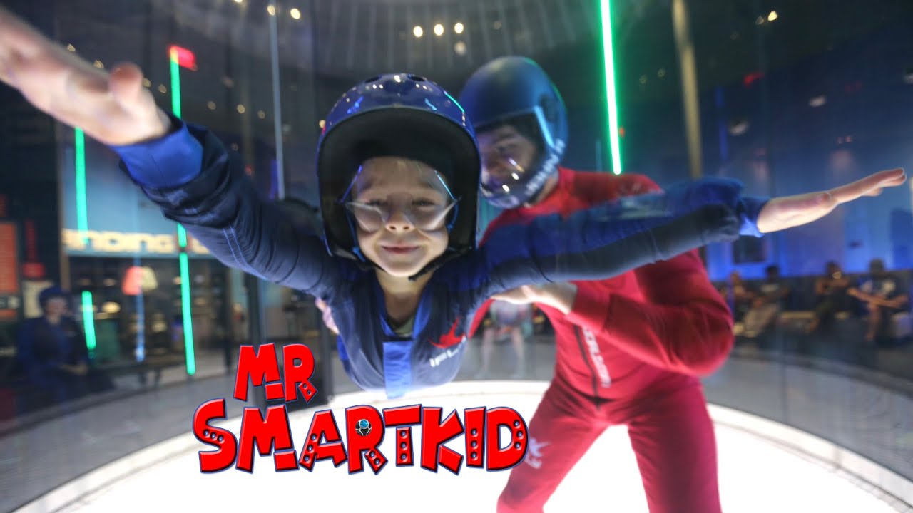 SKYDIVING DANCE.  🪂  MR. SMARTKID DEFIYING GRAVITY.