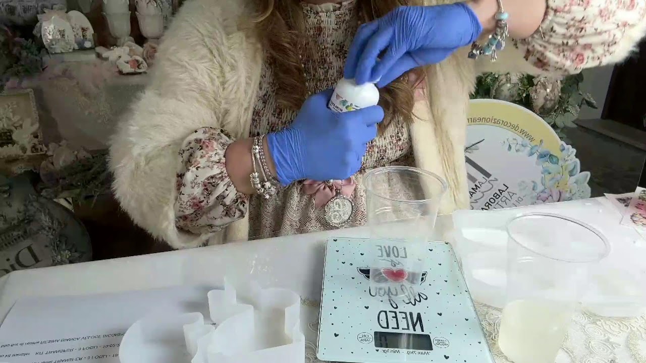 Come utilizzare la resina per lavoretti Pasquali