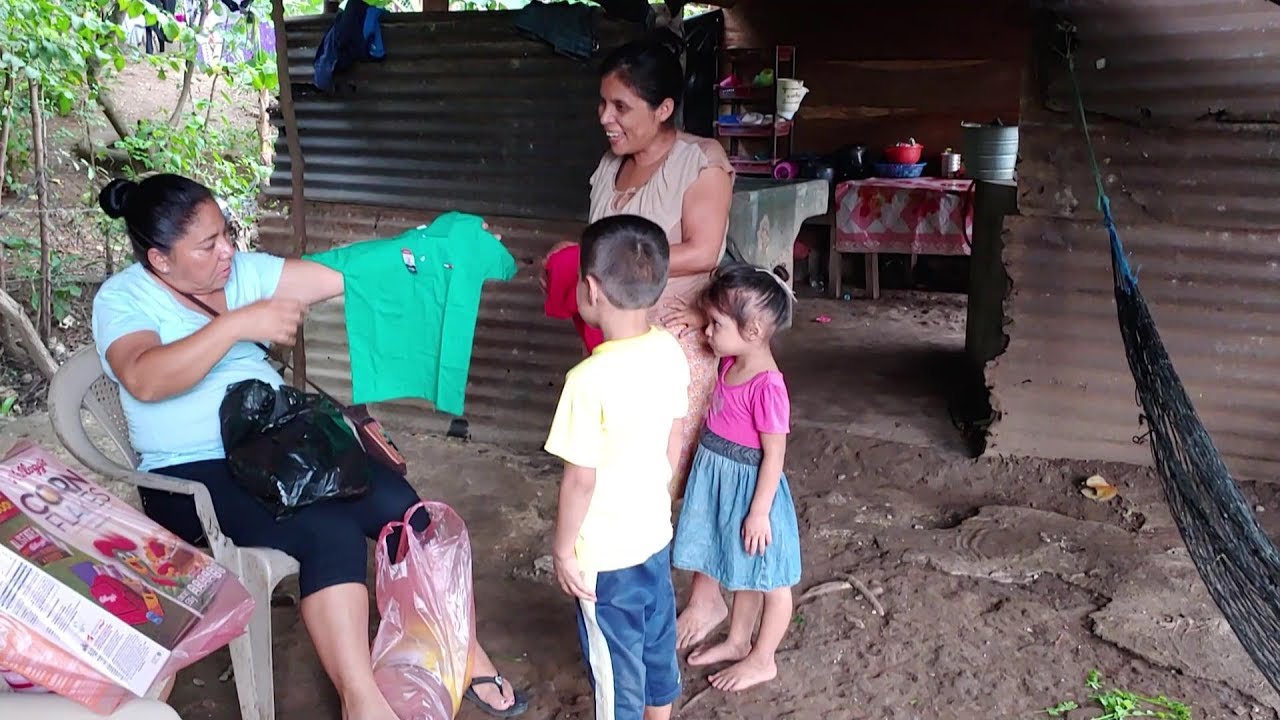 Mira la Reaccion De Los Niños De doña Rut Al Recibir Ropa y cereales.. la mama con lagrimas agradece camera iphone 8 plus apk