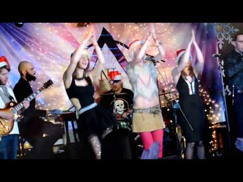 Смотреть клип NEW YEARS FUNK PARTY онлайн бесплатно в качестве Смотреть клип NEW YEARS FUNK PARTY онлайн бесплатно в качестве