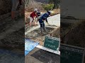 土木 コンクリート 均し 仕上げ ハケ引き 林道 左官 土間や スランプ8