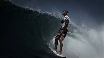 Zeke Lau  at Pipeline