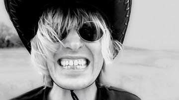 Perry Manning - DITHERING (Official Music Video)