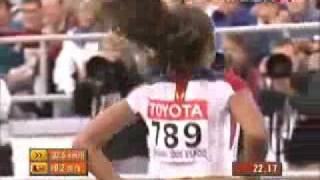 Felix wins the 200 meter 2005 World Championships