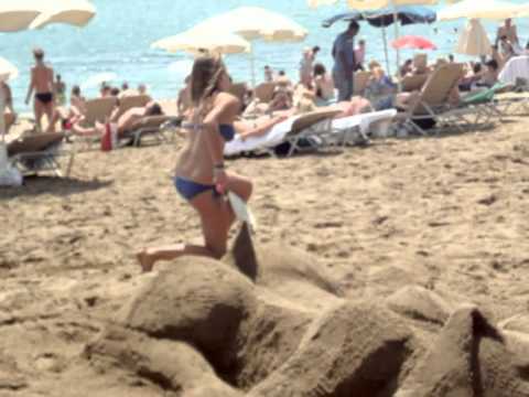 Video: Bom Ontdekt Op Het Strand Van Sant Sebastià In Barcelona