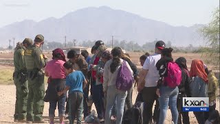 Abbott directs DPS, National Guard to return detained migrants to border