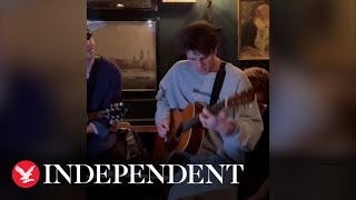 Victoria Beckham Films Cruz Performing Spontaneous London Pub Gig