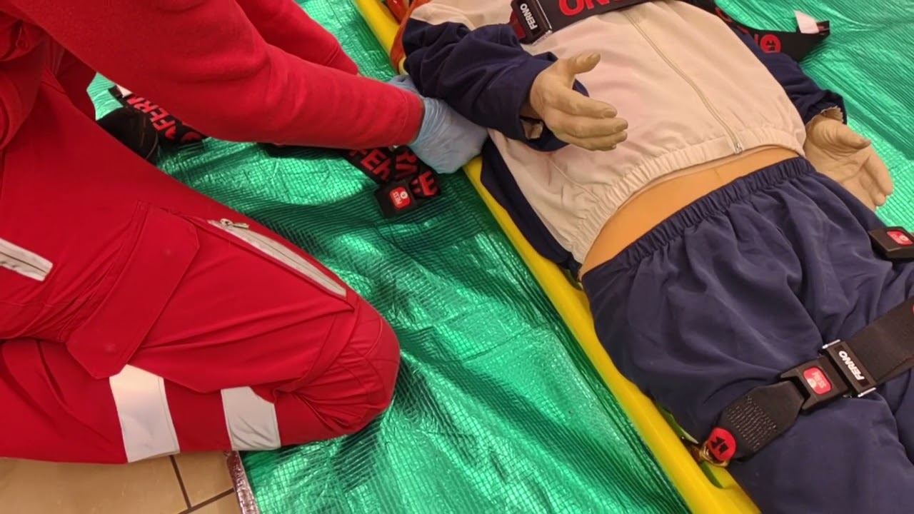 Formazione in Pillole. Variante cinghie barella scoop.