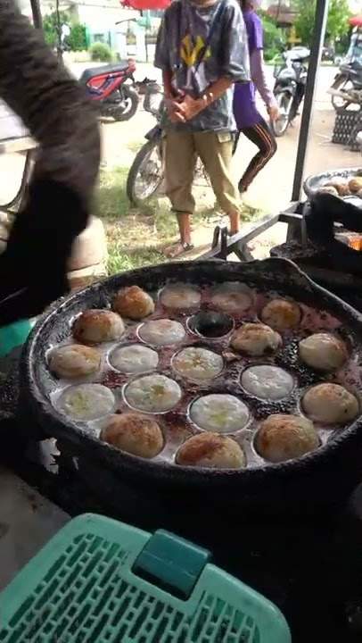 Cooking KH cookies Nom Kruok cake at street - Street Food