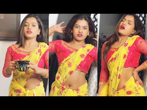 Elegant Yellow Chiffon Saree | Stunning Blouse Design | Saree Fashion & Glamorous Navel #saree
