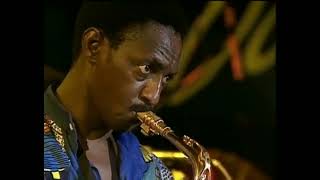 Youssou N&#39;Dour et le Super Etoile - Mool (Live in Montreux - 1989)