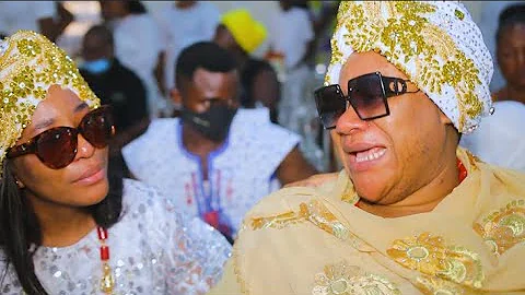 Mama I Beg You Wake Up: Actress Nkechi Blessing Cried bitterly At Her Mom Burial Ceremony
