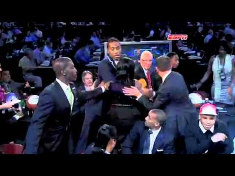 who was kawhi leonard traded for on draft night