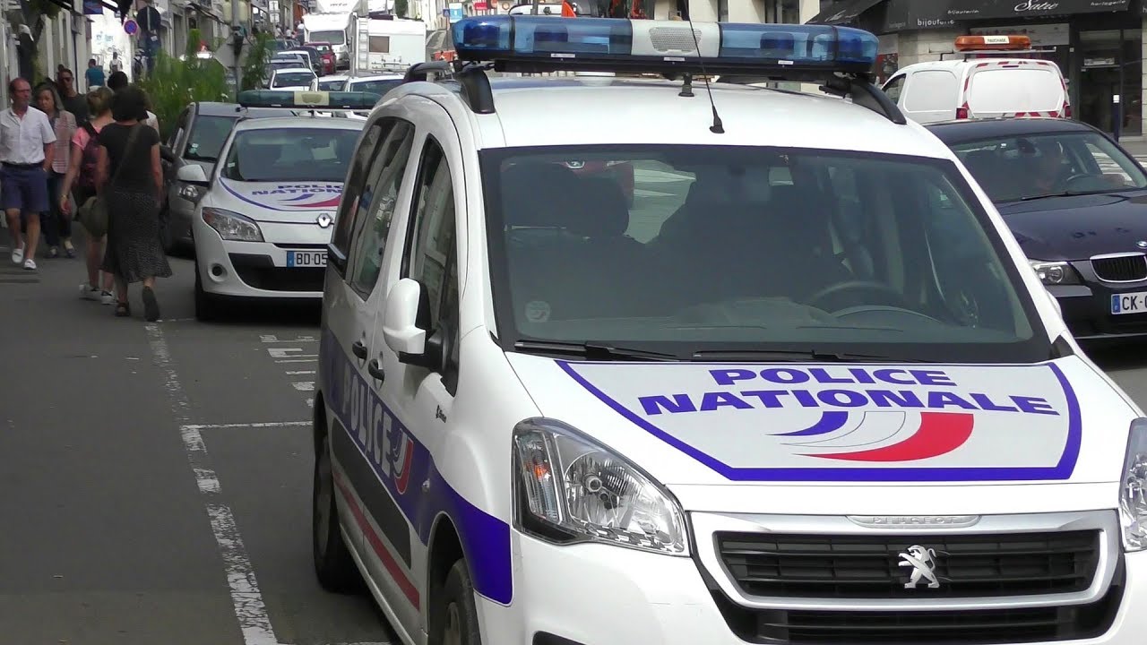Police Nationale Concarneau 2 Franzosische Polizeiautos 2 French Police Cars Youtube
