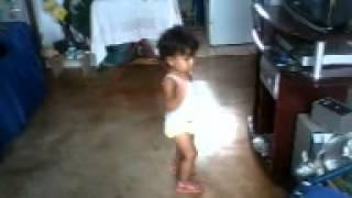 Beatriz 1 Ano Dançando Funk