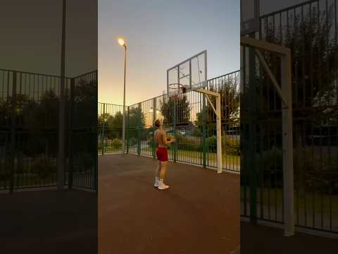 Кошачья грация #юмор #sport #легкаяатлетика #баскетбол #рекомендации #волейбол #бобслей #бег