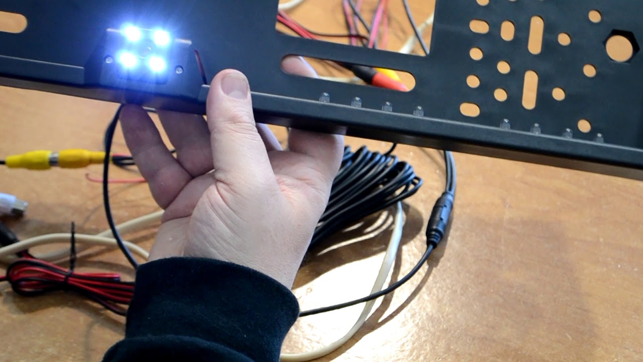 Камера заднего вида в рамке номерного знака с LED подсветкой