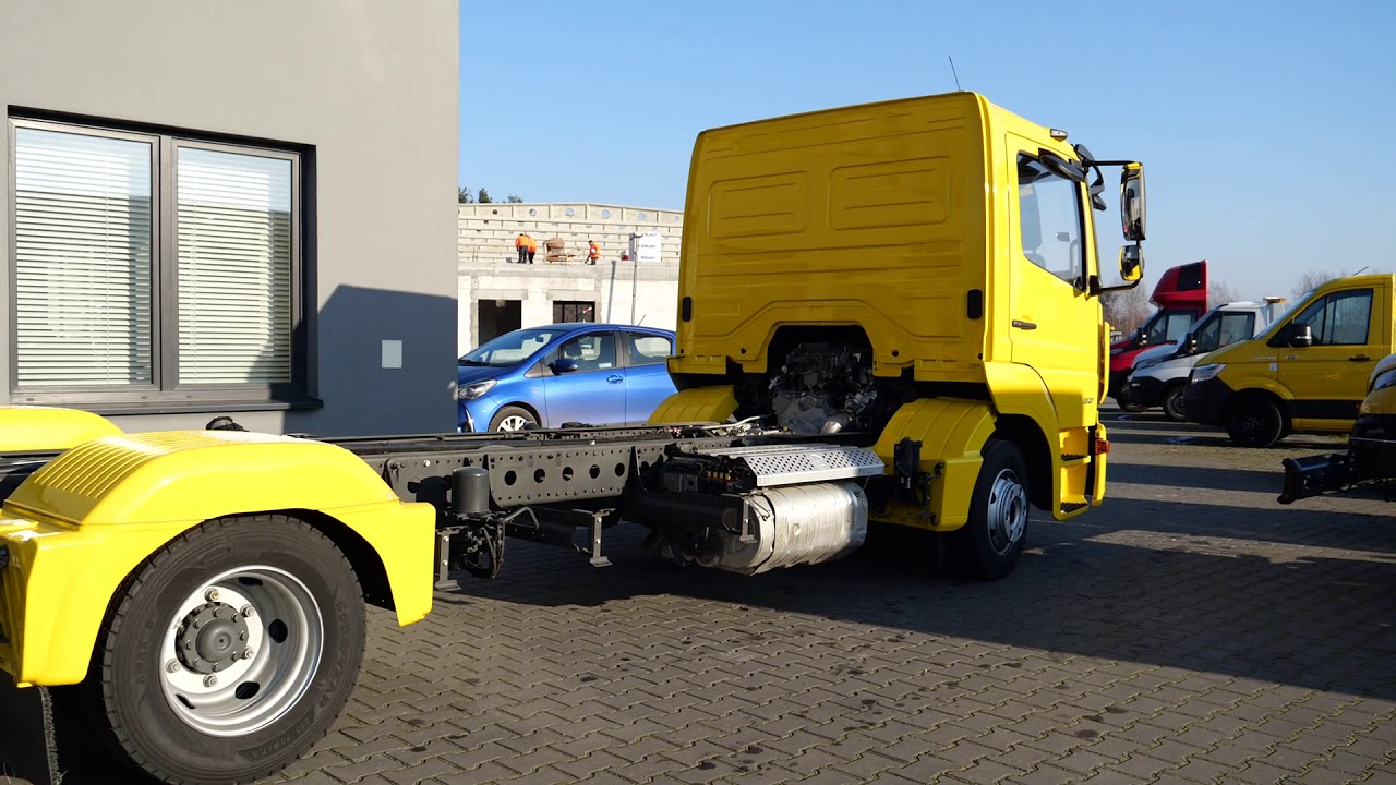 Mercedes Atgeo1524  15 Tonner Schiebeplateau HMF 13,5 Meter KRAN 4,5 T Brille