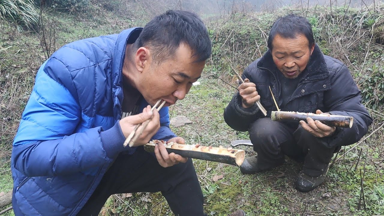 玉平自制豪华腊肉竹筒饭，几斤大米7根竹筒一锅蒸，吃完不忘舔手