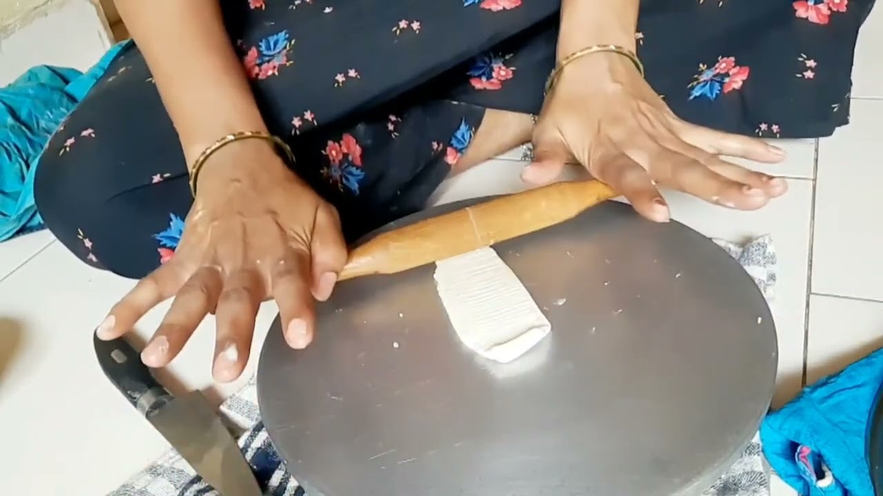 होळी स्पेशल करंजी//gujiya/ holi  special recipe video  @chivukavuvlog 