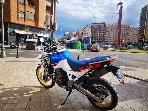 Honda Africa Twin mano valencia - YouTube