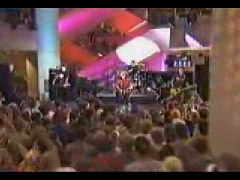 Sum 41 - Makes No Difference (Live)