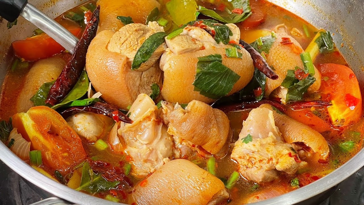 ต้มยำขาหมูรสแซ่บ จัดจ้าน พร้อมบอกเคล็ดลับต้มให้ขาหมูเปื่อยเร็ว ทำง่ายๆ