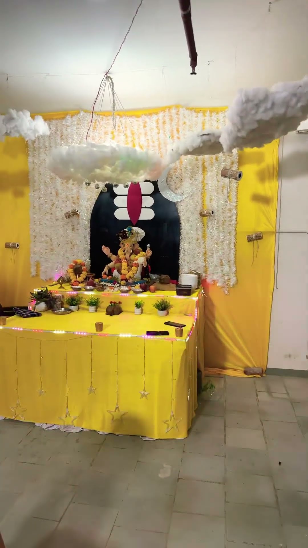 Short: waiting for Ganesh