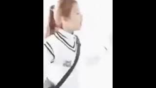 Orang ta buka celana nya