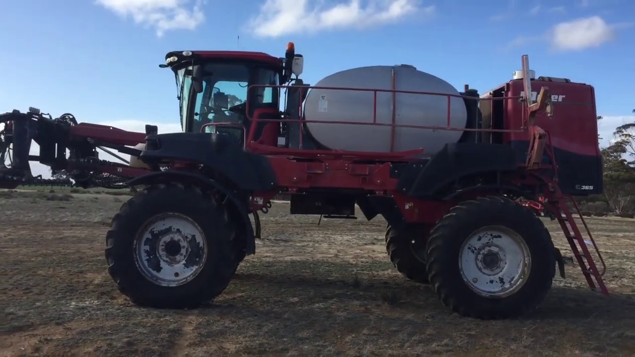 2013 Miller Nitro 5365 Self Propelled 6000L 120 Foot Boom Spray with Miller Swath Draper Adaptor