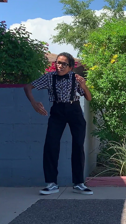 Look at the Little Nerd Robot GO!!!