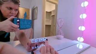 This Vanity Will Make You Feel Like a Celebrity VANITII Large Vanity Mirror with 20 Bulbs Lights 40"