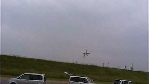 トンボ型羽ばたき機