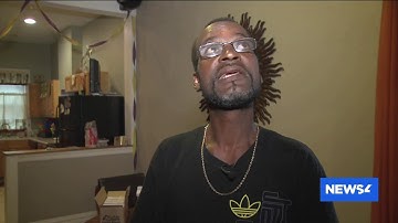 Firefighters install smoke detectors in South City