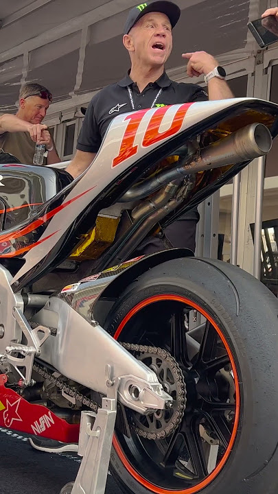 V5! 990cc 🔥 Team Roberts KR211V 🔥 Incredible Sound 🔥 #motogp