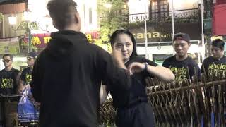 TANPA AMPUN DECH MANISNYA !!! BOJO GALAK COVER ANGKLUNG RAJAWALI MALIOBORO YOGYAKARTA