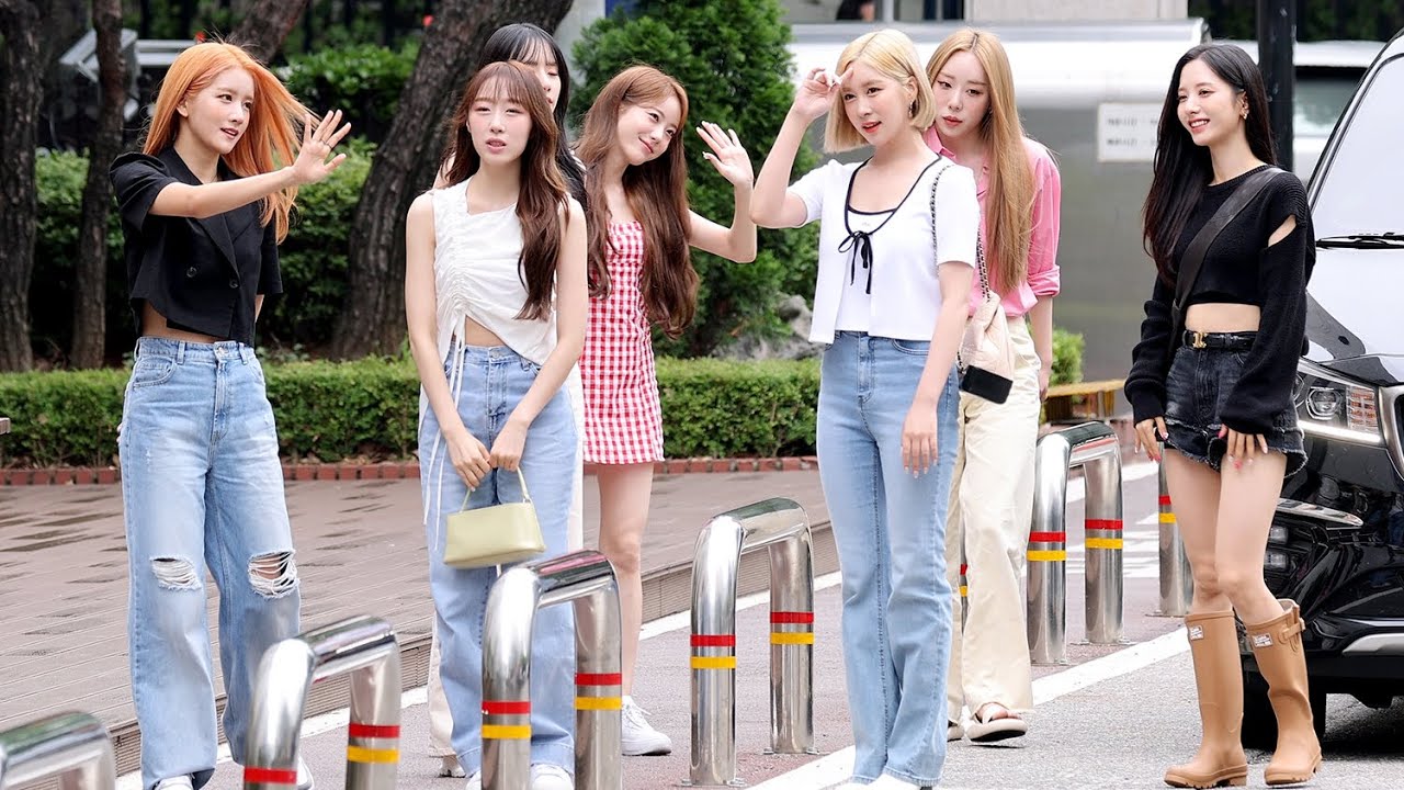 220708 우주소녀(WJSN) 뮤직뱅크 출근길 [Music Bank] 4K 직캠