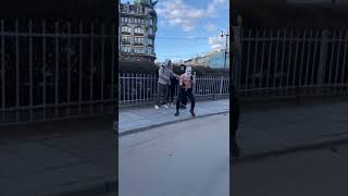 ЗАЩИТИЛИ ДЕВУШКУ РЕБЯТА/ПРАНК/РЕАКЦИЯ #пранк #shorts #реакция #tiktok