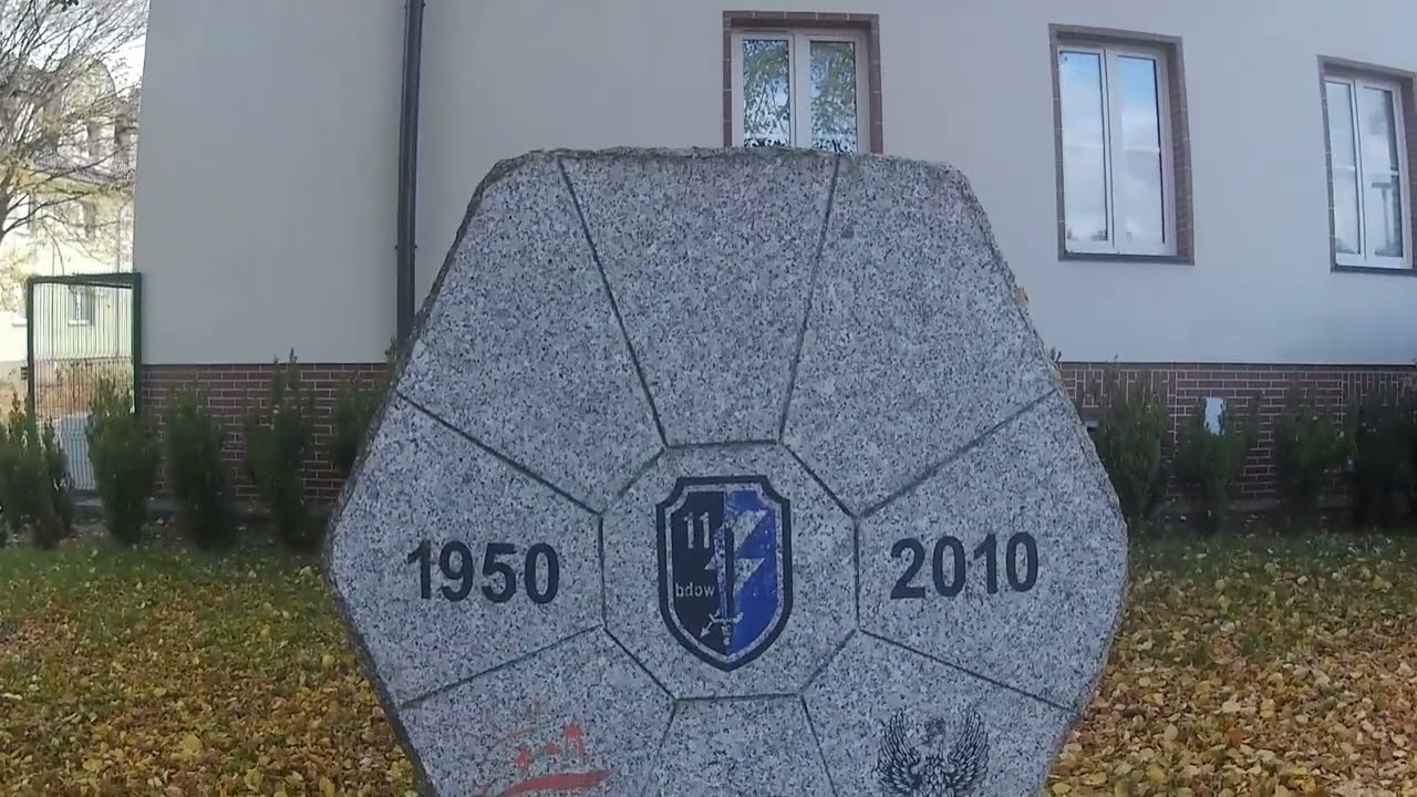 W centrum miasta Żagania. Ruiny koszar. Część 1.