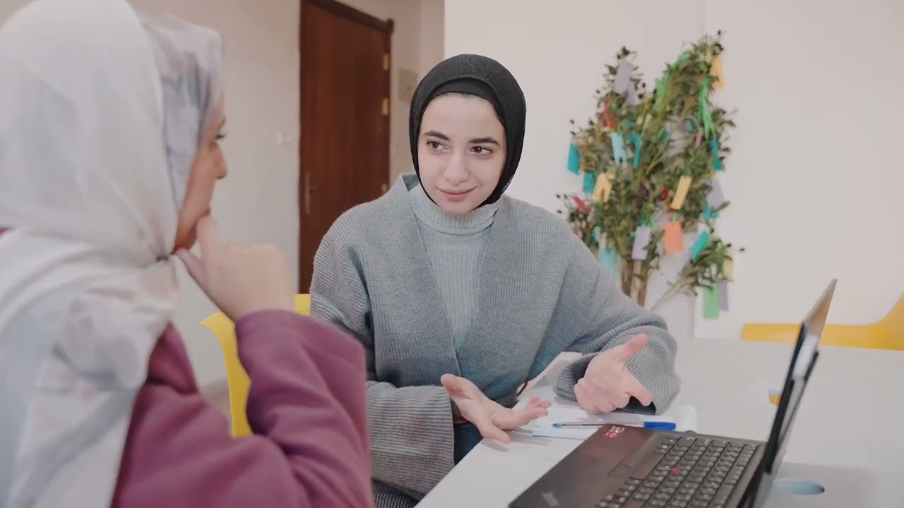 تجربة تبرز أهمية الدعم المهني المنظم في خلق بيئة إنتاجية دامجة