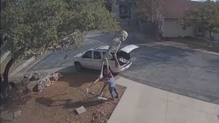 14-foot Halloween skeleton stolen from Austin neighborhood