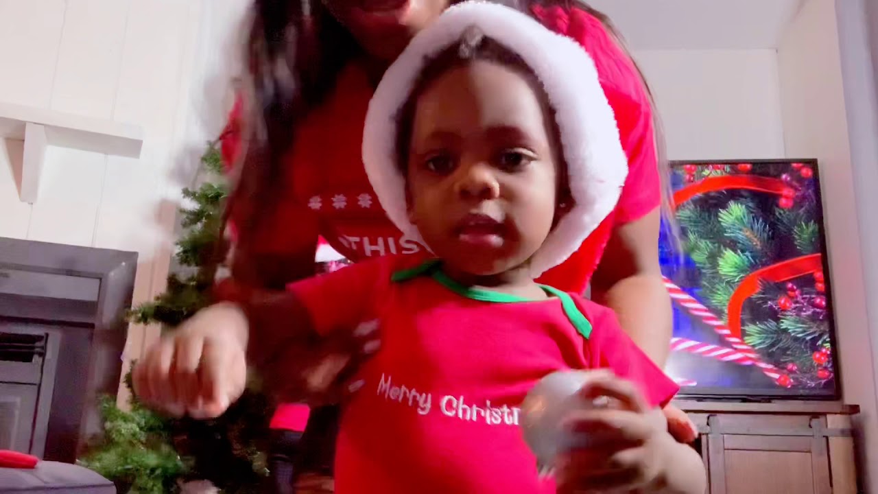 PUTTING OUR CHRISTMAS TREE UP YouTube