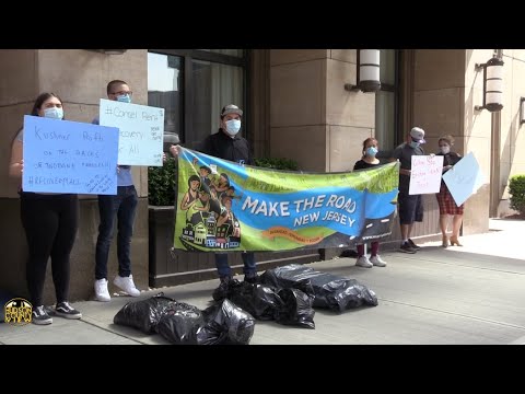 'Body bags' on display at Trump Bay St. as group criticizes COVID-19 response, calls for more relief