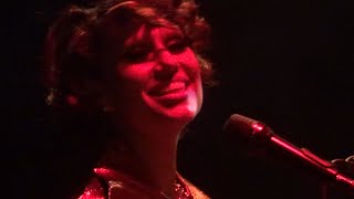 RAYE - Buss It Down (acoustic), Tolhuistuin Amsterdam 11-10-2022